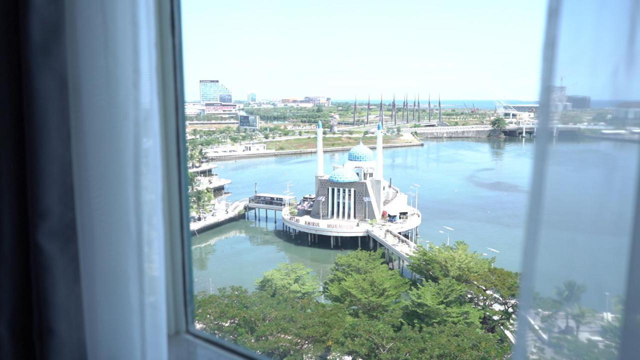 ホテル アルヤデュタ マカッサル エクステリア 写真